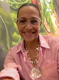 María L.